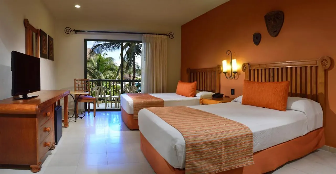 Курортный комплекс Catalonia Yucatan Beach Пуэрто-Авентурас