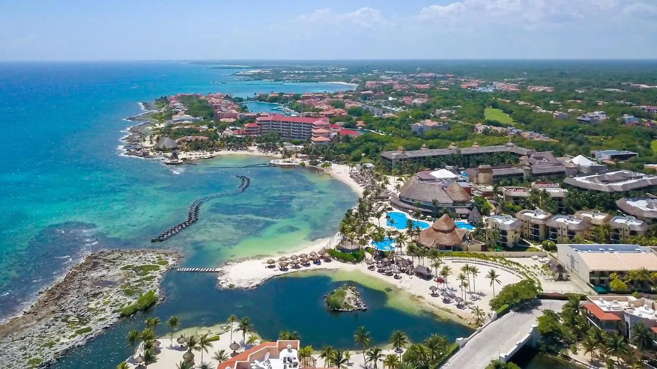 Catalonia Yucatan Beach Puerto Aventuras Messico